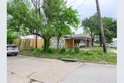 4660 Spruce Street, Bellaire, TX 77401 - Photo 18