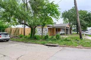 4660 Spruce St, Bellaire, TX 77401 - Photo 18