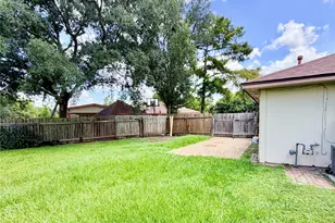 7402 Alegria Dr, Houston, TX 77083 - Photo 24