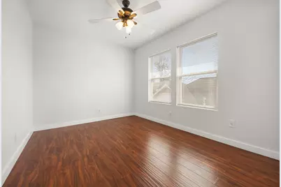 7 Latham Street, Houston, TX 77011 - Photo 16