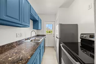 7 Latham St, Houston, TX 77011 - Photo 6