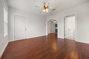 7 Latham St, Houston, TX 77011 - Photo 12