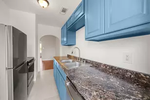 7 Latham St, Houston, TX 77011 - Photo 6