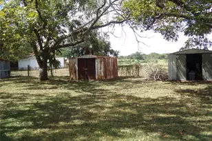 403 N West St, Weimar, TX 78962 - Photo 14