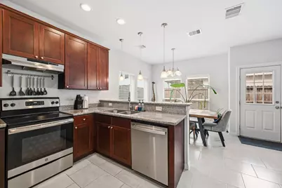 7423 Emma Lou St, Houston, TX 77088 - Photo 14