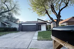 3819 Bear Creek Meadows Ln, Houston, TX 77043 - Photo 2
