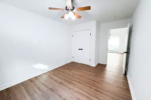 3819 Bear Creek Meadows Ln, Houston, TX 77043 - Photo 16