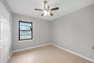 9347 Clearway Dr, Houston, TX 77033 - Photo 10