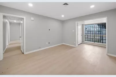 9347 Clearway Drive, Houston, TX 77033 - Photo 4