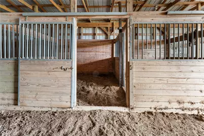 311 County Road 18, Damon, TX 77430 - Photo 24