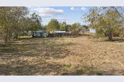 914 E Elm Street, Wharton, TX 77488 - Photo 16