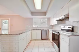 10254 Hammerly Blvd, Houston, TX 77043 - Photo 12