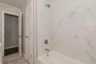 121 Glynn Dr, Bridge City, TX 77611 - Photo 10