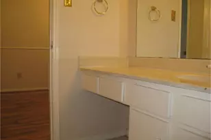 2100 Tanglewilde St, Houston, TX 77063 - Photo 8