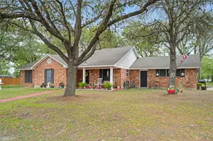 417 S Faires, Flatonia, TX 78941 - Photo 2