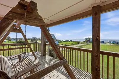1008 Rollover Circle, Gilchrist, TX 77617 - Photo 14