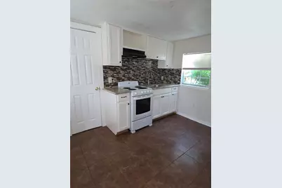 114 Canton Street #1/2, Houston, TX 77012 - Photo 2
