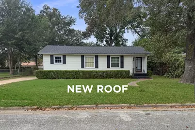 1835 N San Jacinto Street, Liberty, TX 77575 - Photo 2