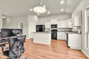 704 Mockingbird St, Navasota, TX 77868 - Photo 12