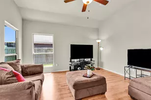 704 Mockingbird St, Navasota, TX 77868 - Photo 6