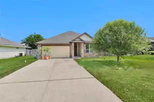 704 Mockingbird St, Navasota, TX 77868 - Photo 2