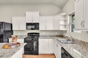 704 Mockingbird St, Navasota, TX 77868 - Photo 10