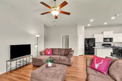 704 Mockingbird Street, Navasota, TX 77868 - Photo 8