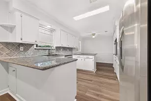 5921 Ariel St, Houston, TX 77074 - Photo 12