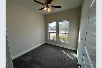 4703 Franklin Way, Rosharon, TX 77583 - Photo 10