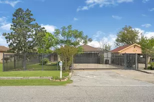 9208 Carousel Ln, Houston, TX 77080 - Photo 1