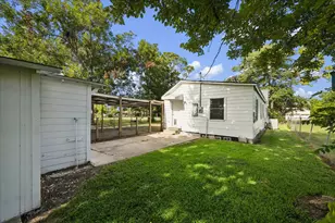 408 S 4th St, La Porte, TX 77571 - Photo 10