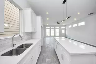 7902 Parnell St, Houston, TX 77051 - Photo 4