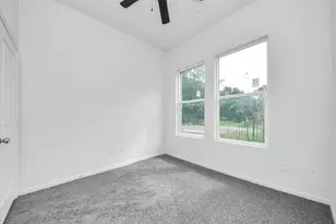 7902 Parnell St, Houston, TX 77051 - Photo 12