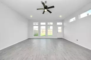 7902 Parnell St, Houston, TX 77051 - Photo 10