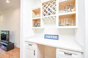 918 W 25th St, Houston, TX 77008 - Photo 16