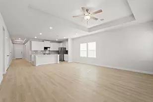 2401 Village Azalea Dr, La Marque, TX 77568 - Photo 10