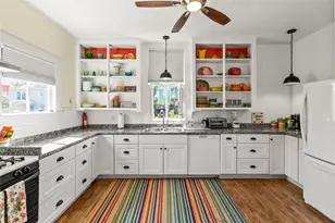 2927 Bernardo De Galvez Ave, Galveston, TX 77550 - Photo 12