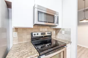 10047 Westpark Dr, Houston, TX 77042 - Photo 14