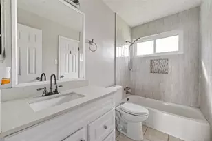 10738 Highland Woods Dr, Sugar Land, TX 77498 - Photo 24