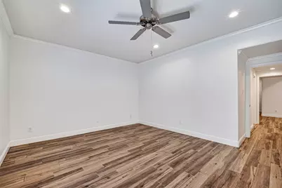 11711 Memorial Drive #649, Houston, TX 77024 - Photo 18