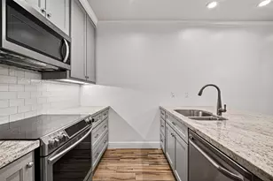 11711 Memorial Dr, Houston, TX 77024 - Photo 10