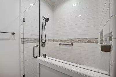 11711 Memorial Drive #649, Houston, TX 77024 - Photo 20