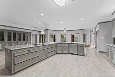 8122 Meadow Crest Street, Houston, TX 77071 - Photo 12