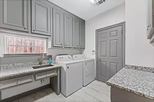 8122 Meadow Crest St, Houston, TX 77071 - Photo 18