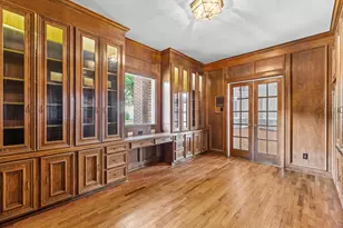 8122 Meadow Crest St, Houston, TX 77071 - Photo 10