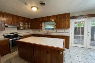 607 Pecan St, Del Rio, TX 78840 - Photo 2