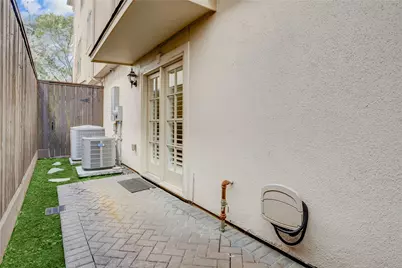 130 Oak Place Drive, Houston, TX 77006 - Photo 22