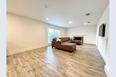 1404 Laguna Cove, Hutto, TX 78634 - Photo 4