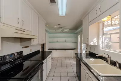 5975 Meadow Way, Beaumont, TX 77707 - Photo 8