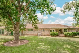 102 S Bow Dr, Jones Creek, TX 77541 - Photo 8